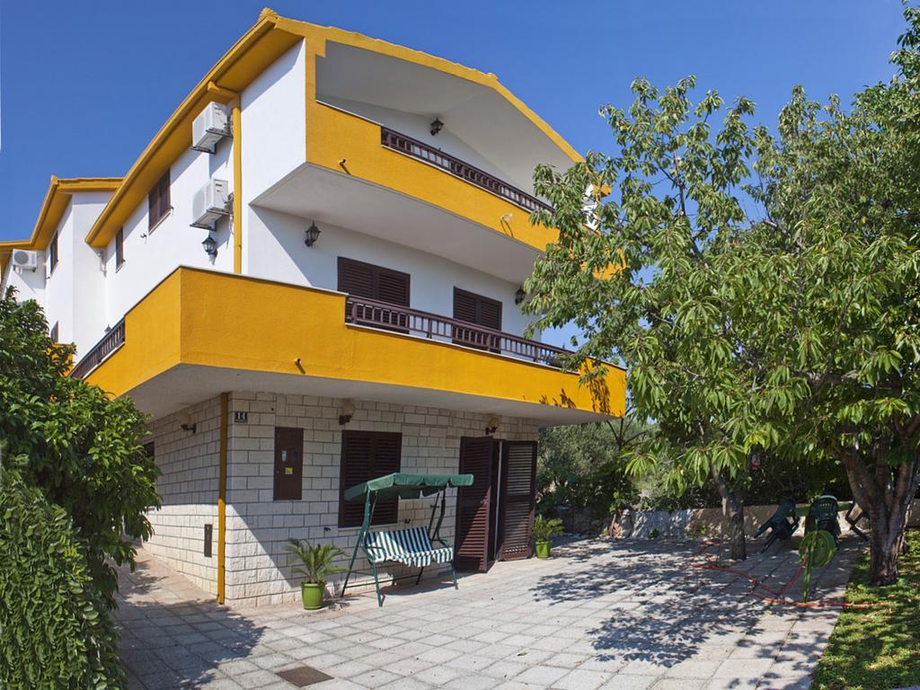 Apartments Villa Annika Slatine Luaran gambar