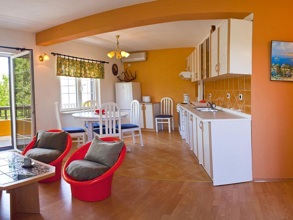 Apartments Villa Annika Slatine Bilik gambar