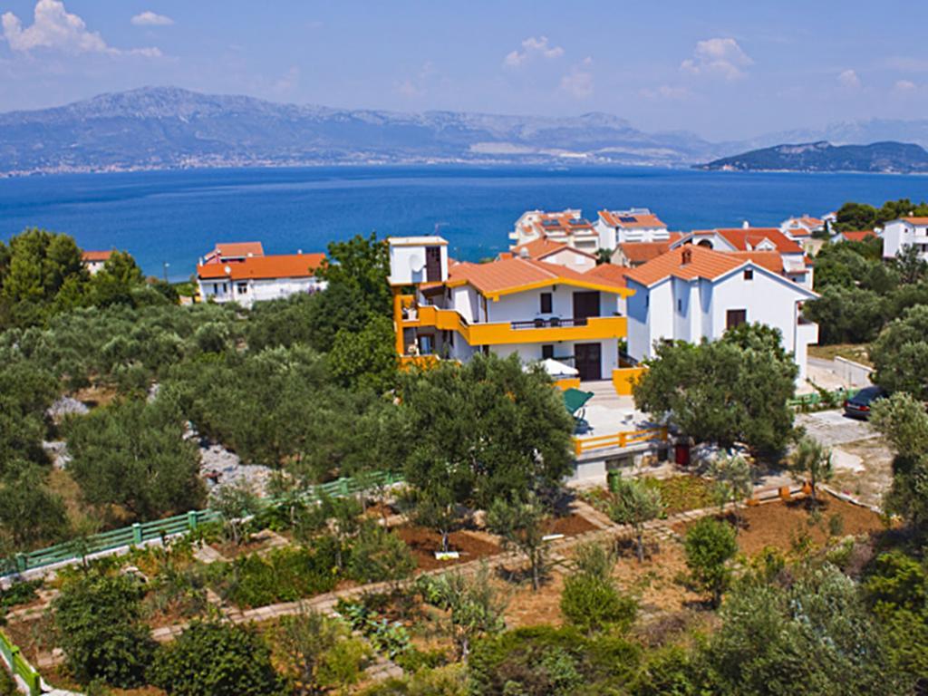 Apartments Villa Annika Slatine Luaran gambar