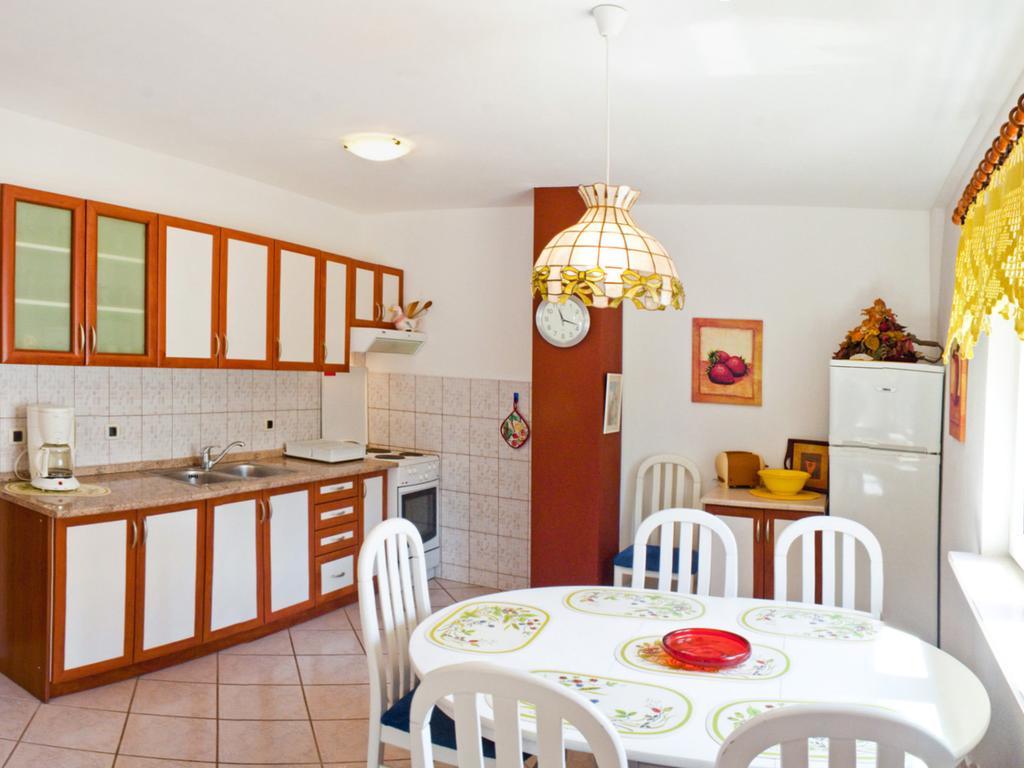 Apartments Villa Annika Slatine Bilik gambar