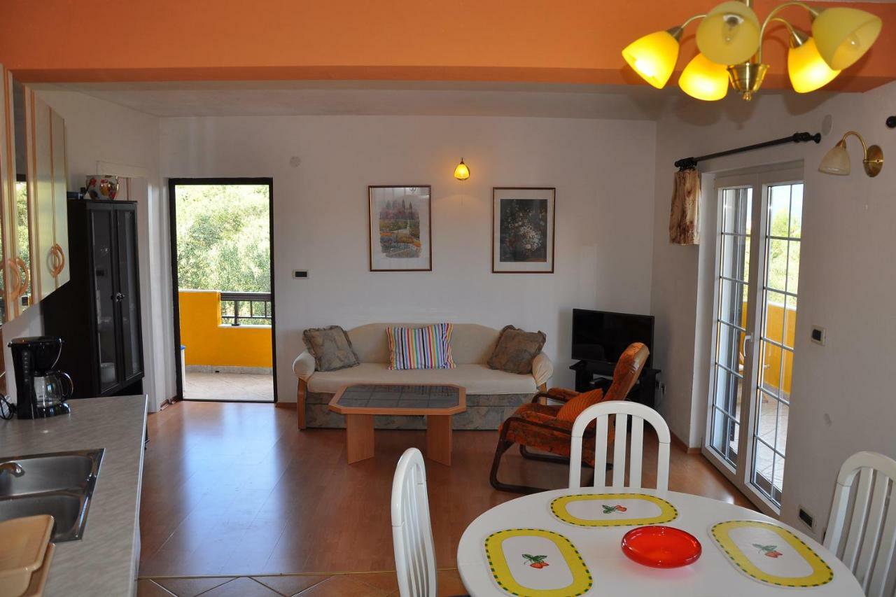 Apartments Villa Annika Slatine Luaran gambar